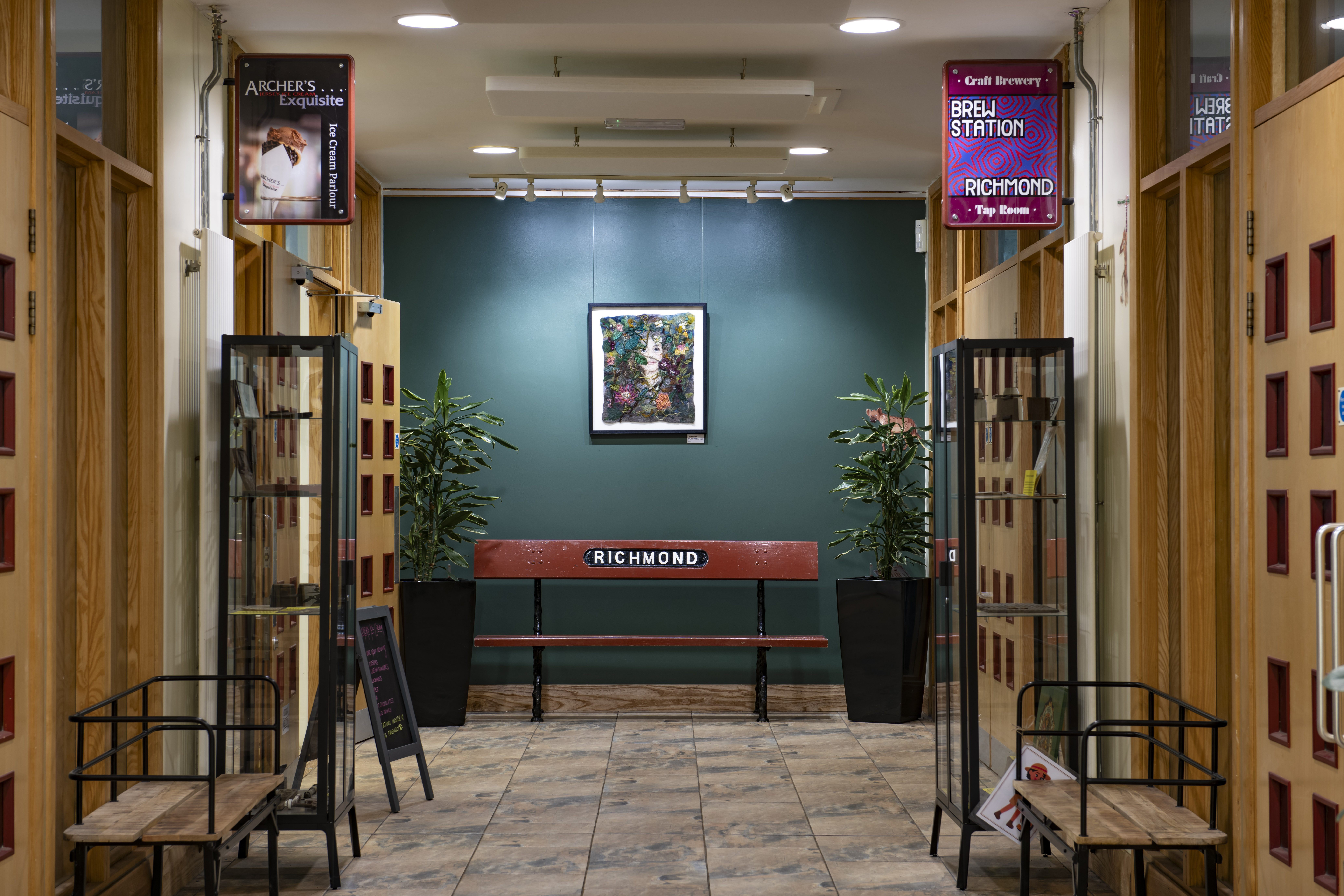 THE ARTISAN GALLERY